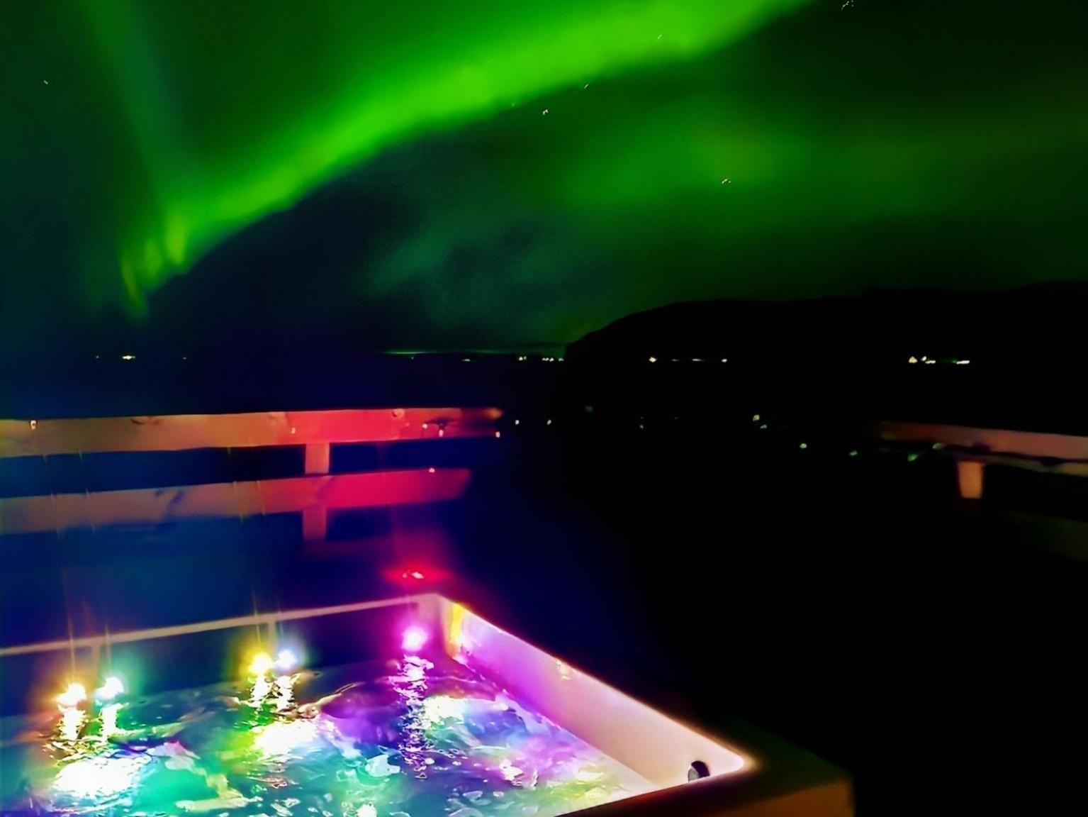 Green Farm Stay With Private Hot Tub ハヴォルスヴォルール エクステリア 写真